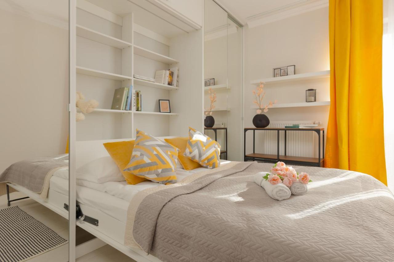 Lakeview Apartment Kapelanów Armii Krajowej by Renters Varsovia Exterior foto
